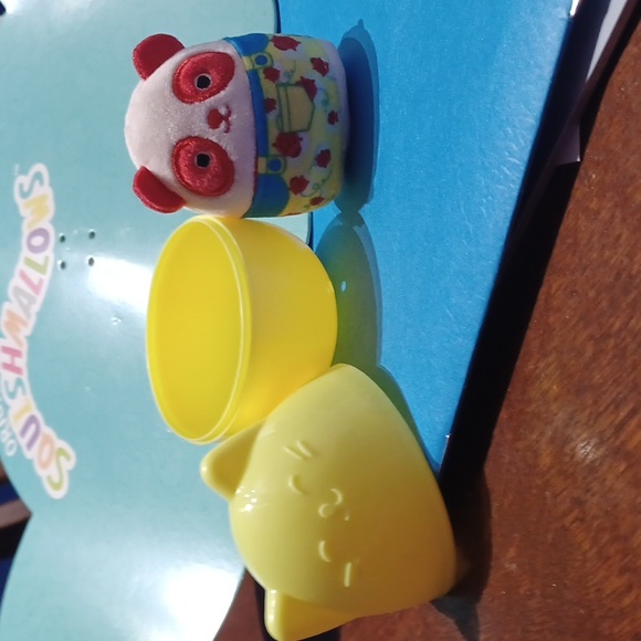 Squishmallows Squishville Blinds Series 12 - Penelope the Panda - Picture 1 of 6